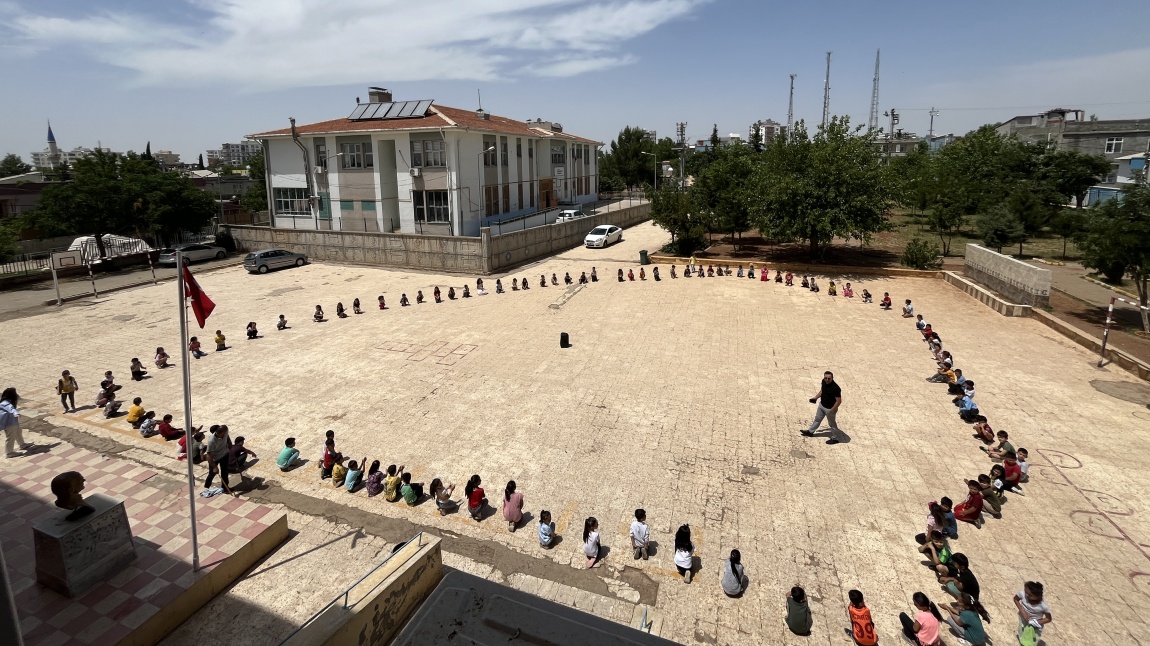 Geleneksel çocuk oyunları şenliğimizden kareler.